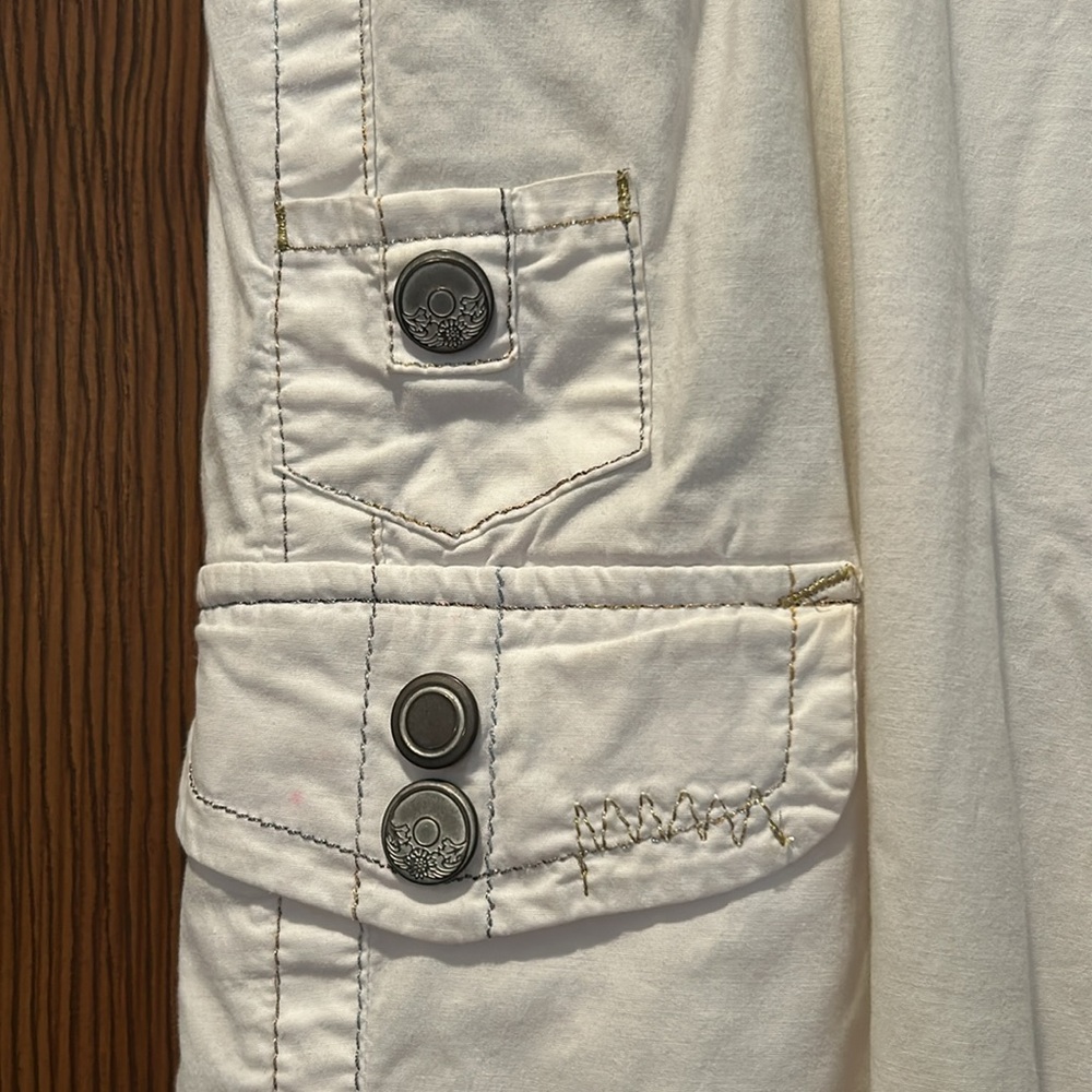 Cache Capris - Picture 3 of 10